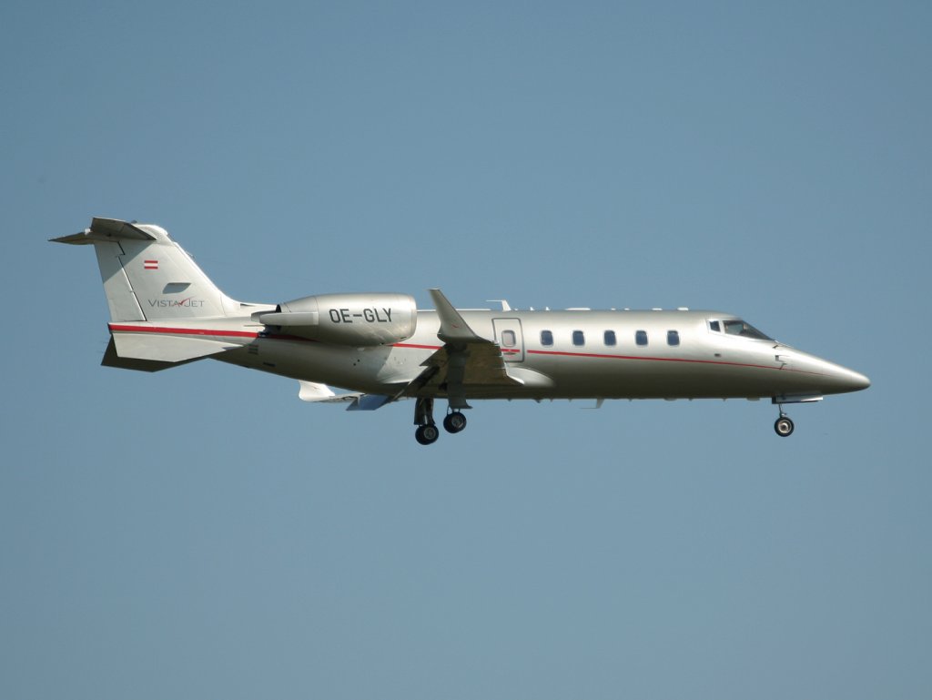 Vista Jet Learjet 60XR OE-GLY bei der Landung in Berlin-Schnefeld am 04.06.2011