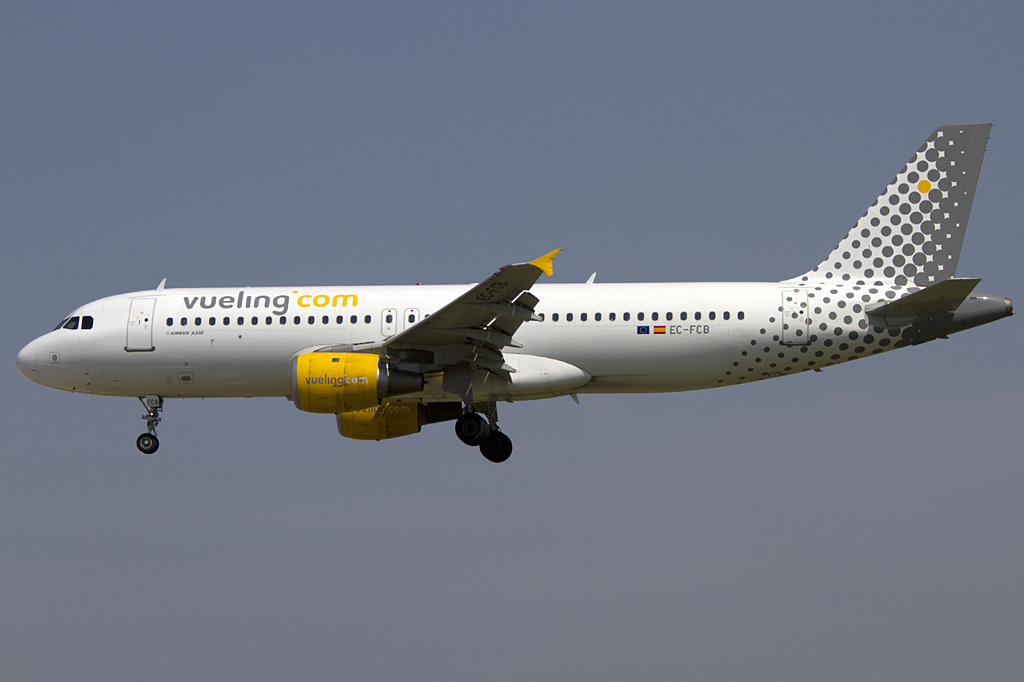 Vueling, EC-FCB, Airbus, A320-211, 16.06.2011, BCN, Barcelona, Spain



