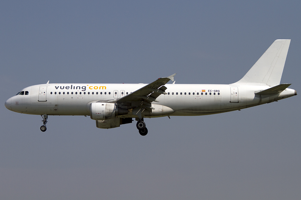 Vueling, EC-GRG, Airbus, A320-211, 16.06.2011, BCN, Barcelona, Spain 




