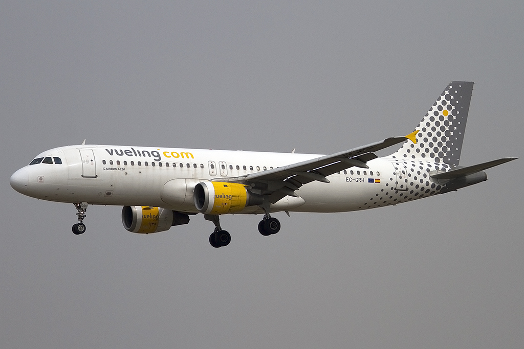 Vueling, EC-GRH, Airbus, A320-211, 08.09.2012, BCN, Barcelona, Spain



