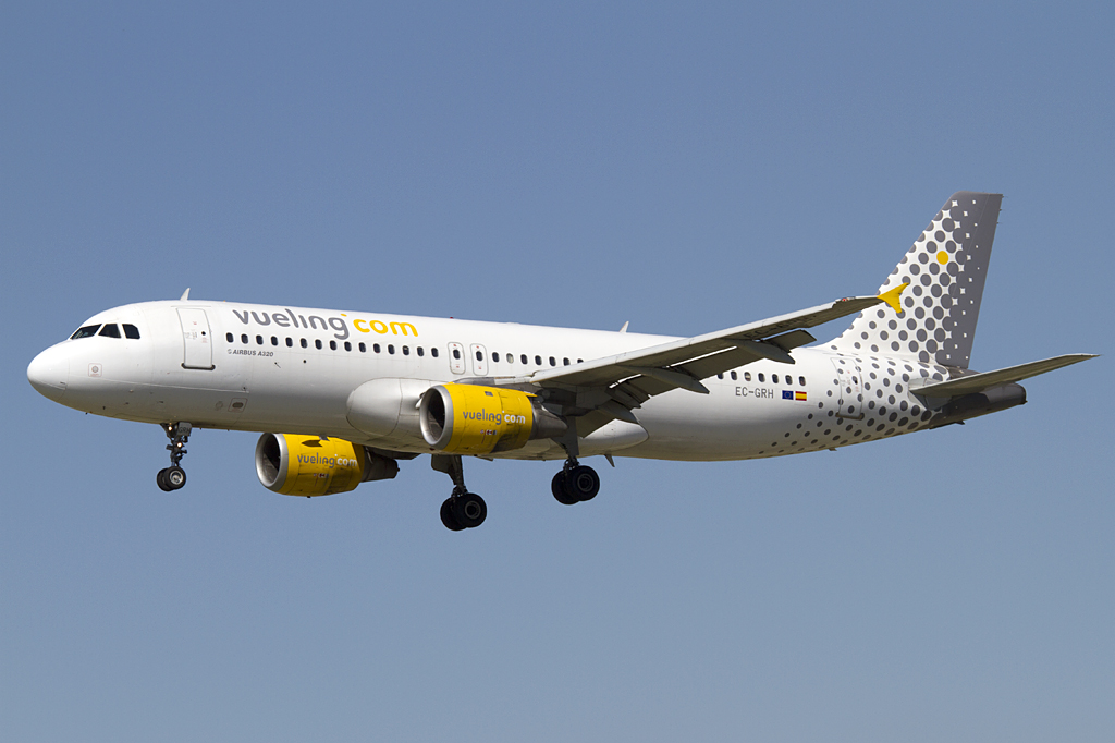 Vueling, EC-GRH, Airbus, A320-211, 19.09.2010, BCN, Barcelona, Spain 



