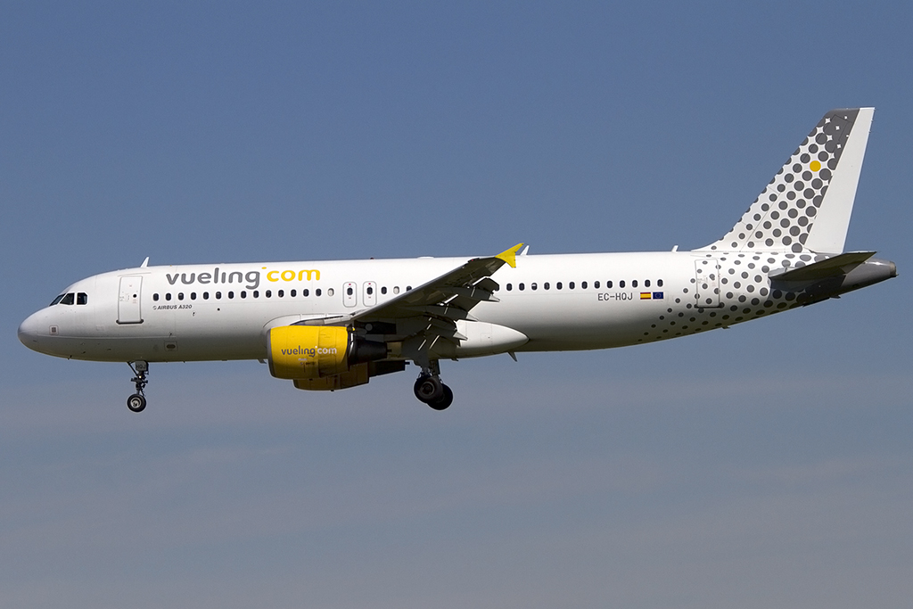 Vueling, EC-HQJ, Airbus, A320-214, 01.05.2013, BCN, Barcelona, Spain 


