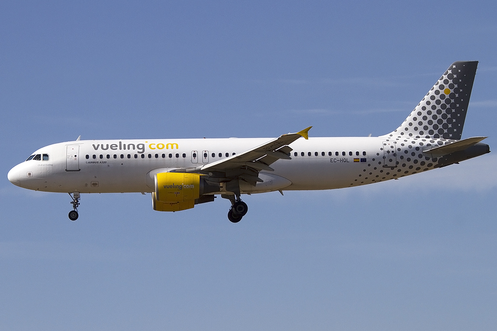 Vueling, EC-HQL, Airbus, A320-214, 14.09.2012, BCN, Barcelona, Spain 



