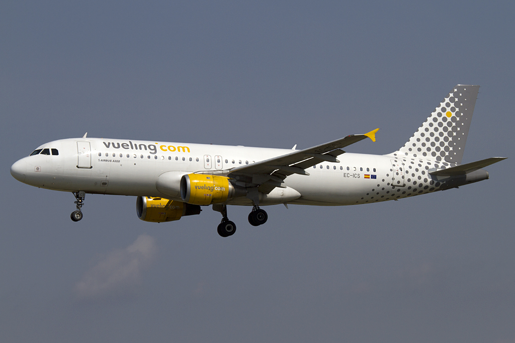 Vueling, EC-ICS, Airbus, A320-211, 06.09.2010, BCN, Barcelona, Spain

