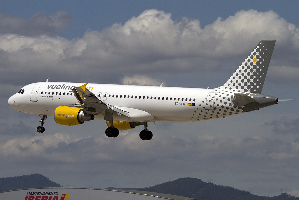 Vueling, EC-ILQ, Airbus, A320-214, 01.05.2013, BCN, Barcelona, Spain 



