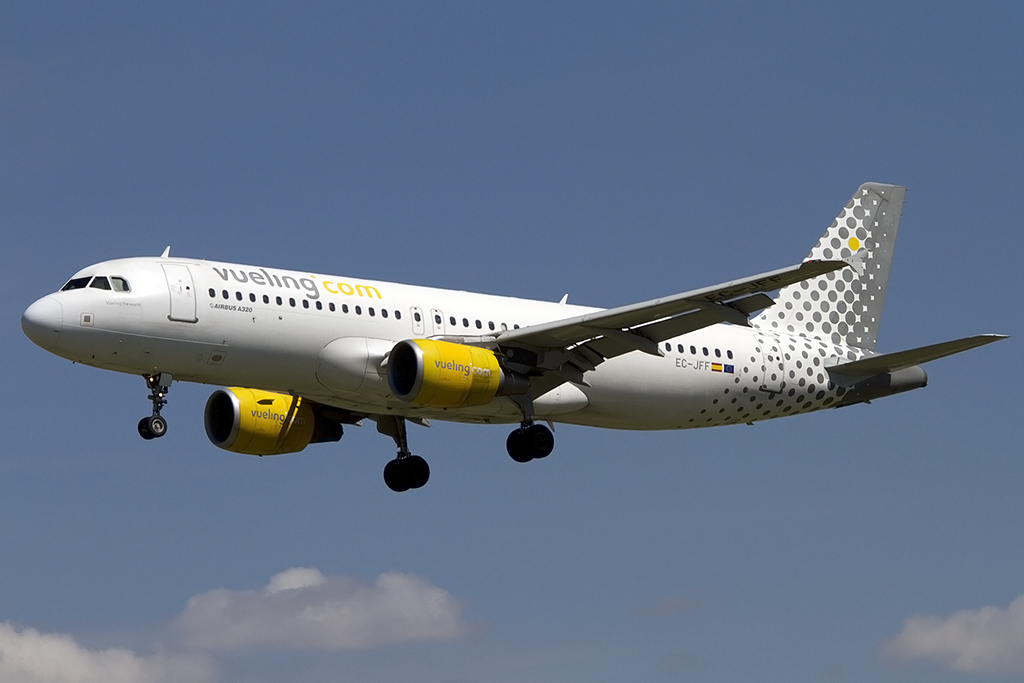 Vueling, EC-JFF, Airbus, A320-214, 01.05.2013, BCN, Barcelona, Spain


