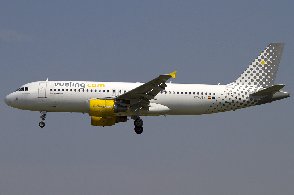 Vueling, EC-JSY, Airbus, A320-214, 16.06.2011, BCN, Barcelona, Spain



