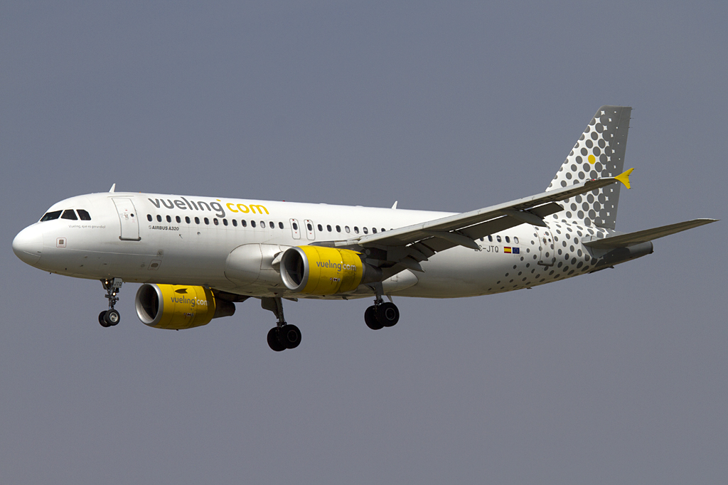 Vueling, EC-JTQ, Airbus, A320-214, 06.09.2010, BCN, Barcelona, Spain 





