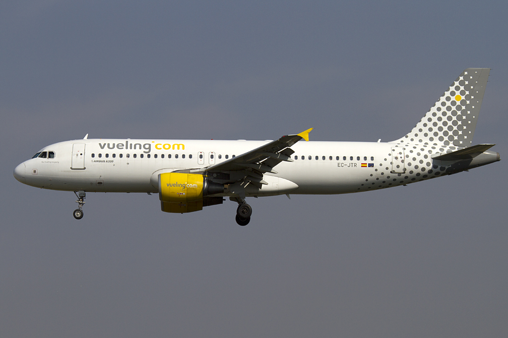 Vueling, EC-JTR, Airbus, A320-214, 06.09.2010, BCN, Barcelona, Spain 




