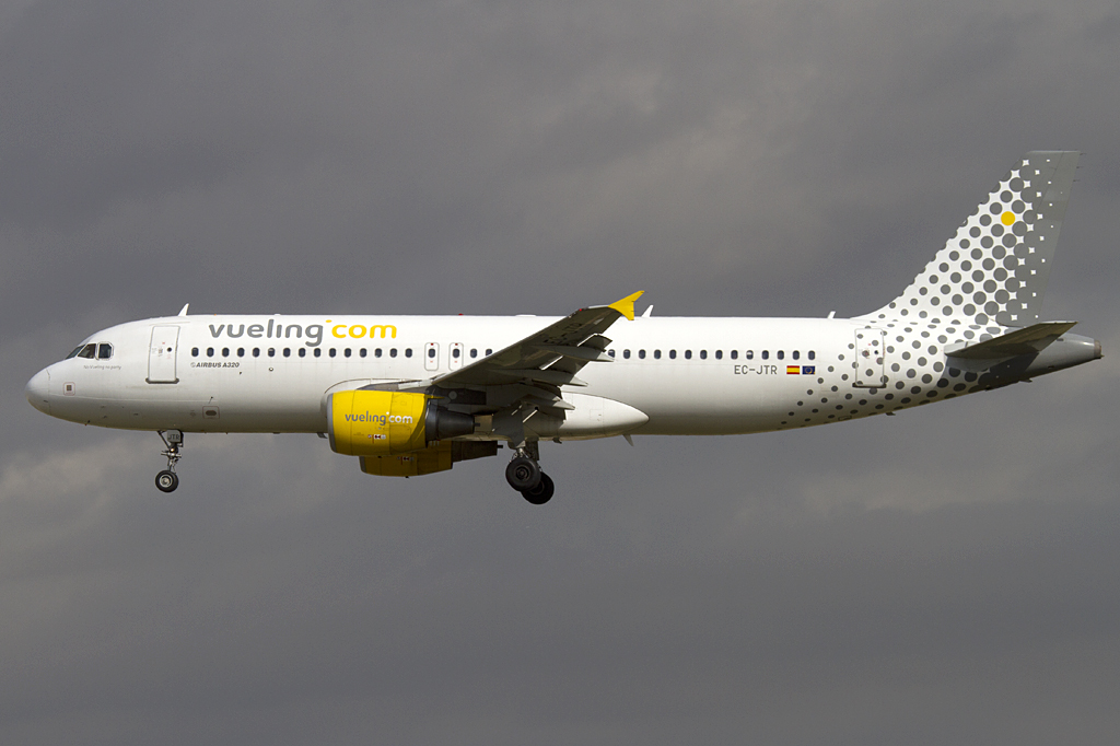 Vueling, EC-JTR, Airbus, A320-214, 10.09.2010, BCN, Barcelona, Spain 




