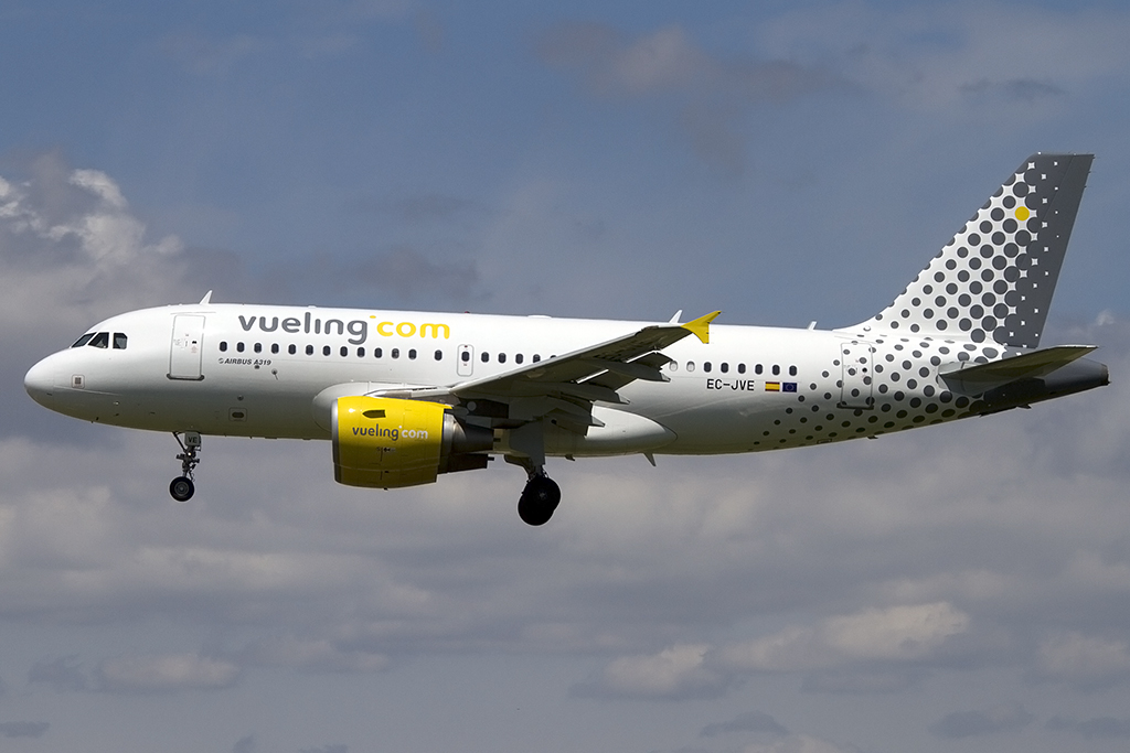 Vueling, EC-JVE, Airbus, A319-111, 01.05.2013, BCN, Barcelona, Spain



