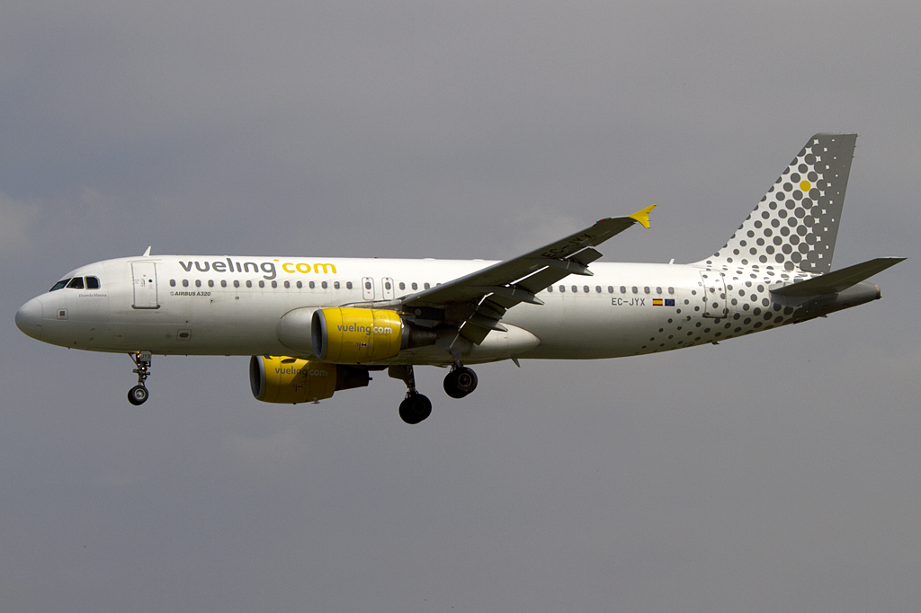Vueling, EC-JYX, Airbus, A320-214, 18.06.2011, BCN, Barcelona, Spain 




