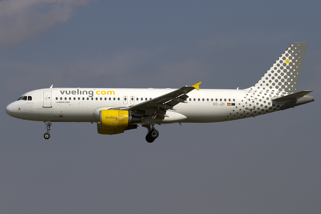 Vueling, EC-JZI, Airbus, A320-214, 06.09.2010, BCN, Barcelona, Spain 




