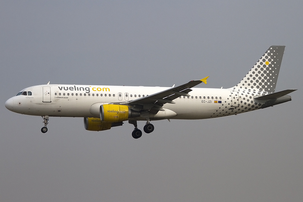 Vueling, EC-JZI, Airbus, A320-214, 08.09.2012, BCN, Barcelona, Spain 



