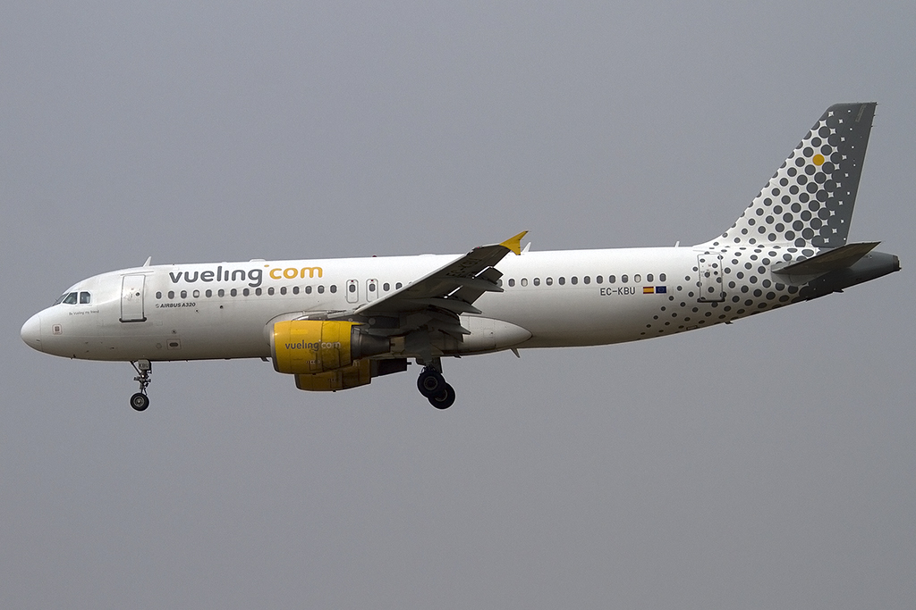 Vueling, EC-KBU, Airbus, A320-214, 08.09.2012, BCN, Barcelona, Spain 



