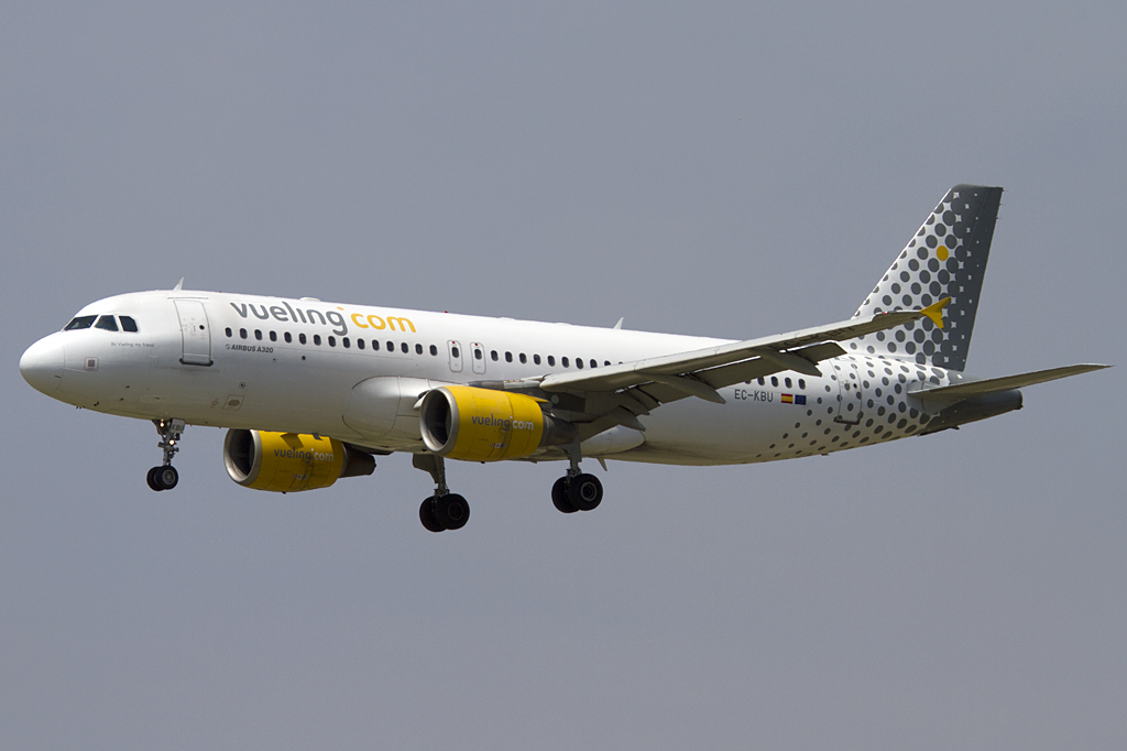 Vueling, EC-KBU, Airbus, A320-214, 16.06.2011, BCN, Barcelona, Spain 




