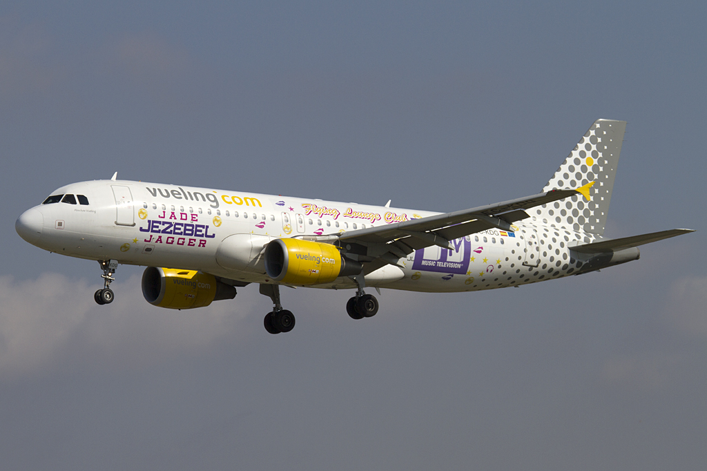Vueling, EC-KDG, Airbus, A320-214, 06.09.2010, BCN, Barcelona, Spain 



