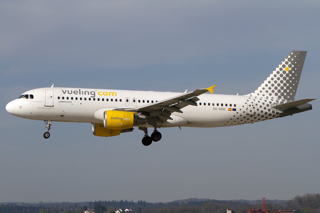 Vueling, EC-KDH, Airbus, A320-214, 28.04.2012, ZRH, Zrich, Switzerland



