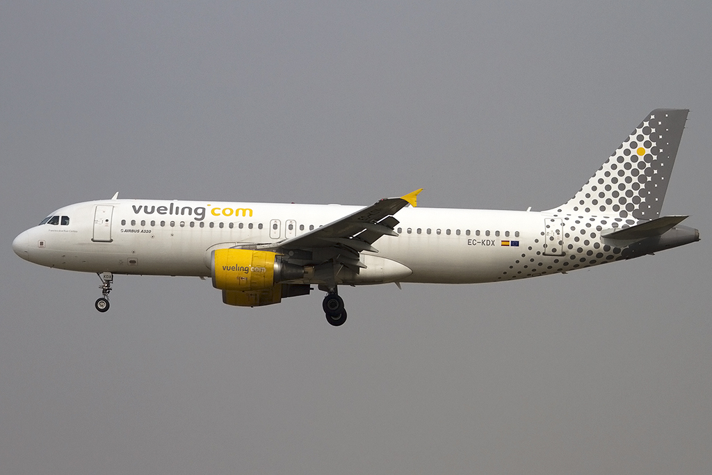 Vueling, EC-KDX, Airbus, A320-216, 08.09.2012, BCN, Barcelona, Spain 




