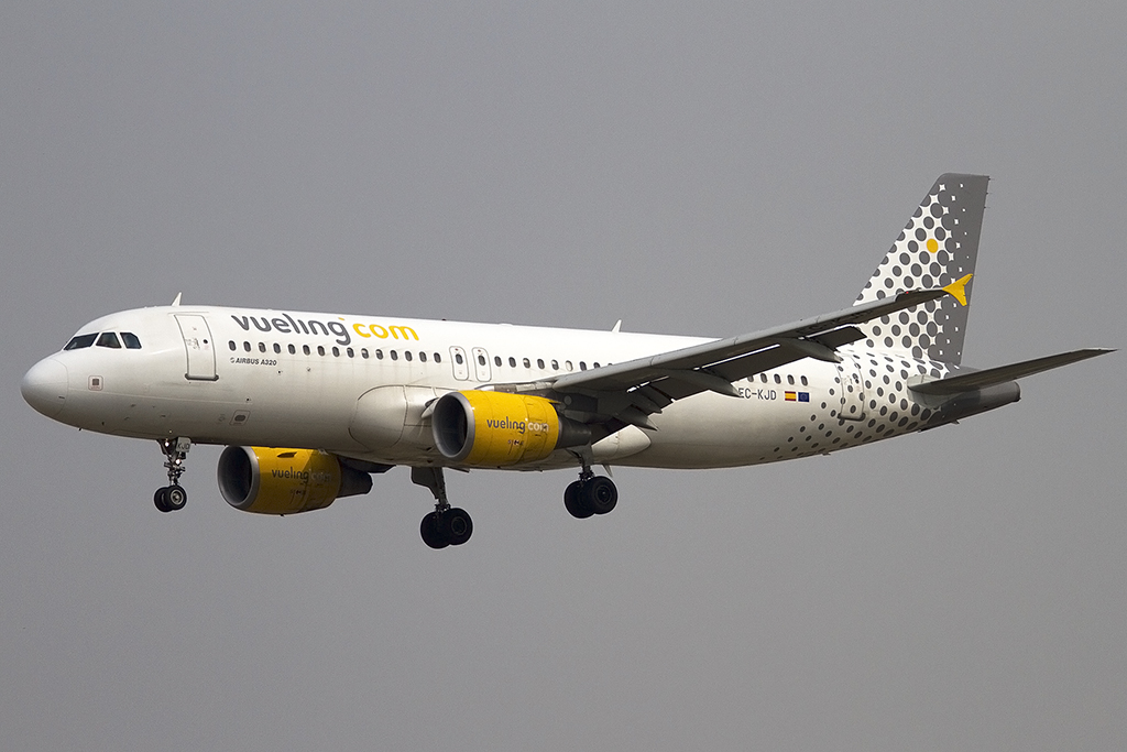 Vueling, EC-KJD, Airbus, A320-216, 08.09.2012, BCN, Barcelona, Spain



