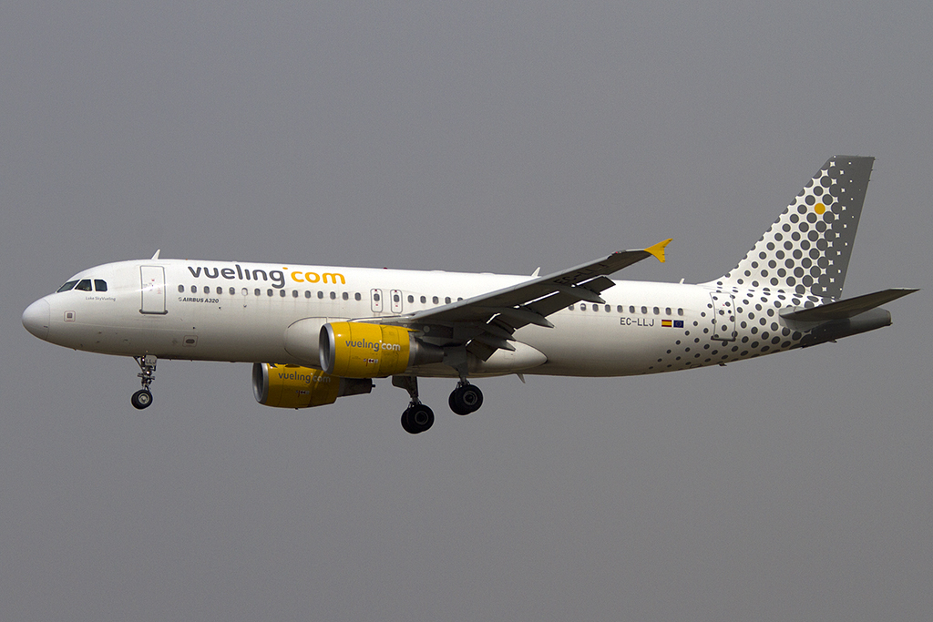 Vueling, EC-LLJ, Airbus, A320-216, 08.09.2012, BCN, Barcelona, Spain 


