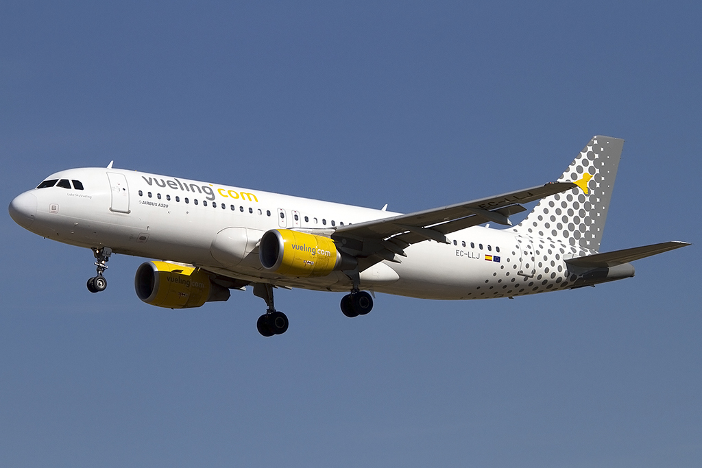 Vueling, EC-LLJ, Airbus, A320-216, 14.09.2012, BCN, Barcelona, Spain 




