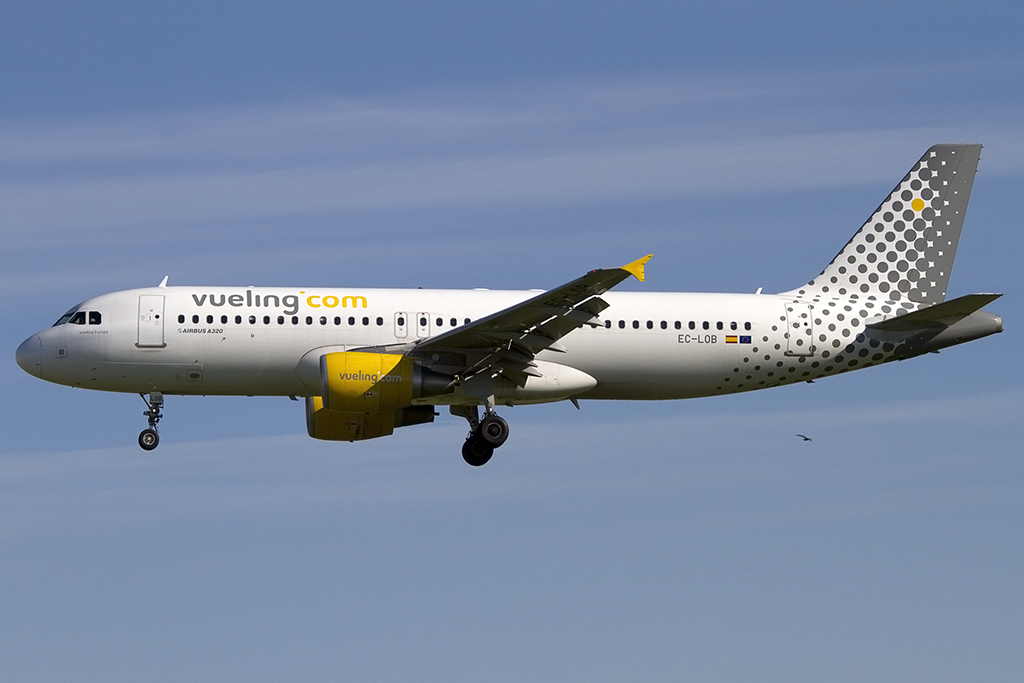 Vueling, EC-LOB, Airbus, A320-214, 01.05.2013, BCN, Barcelona, Spain




