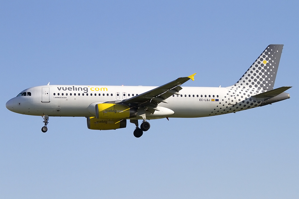 Vueling, EC-LQJ, Airbus, A320-232, 01.05.2013, BCN, Barcelona, Spain 




