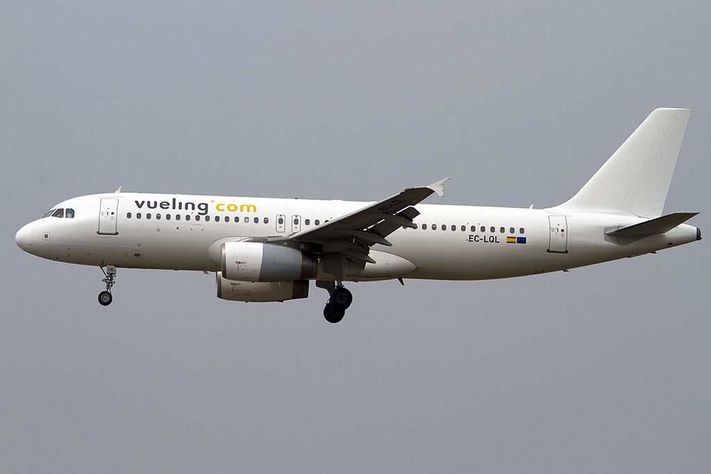 Vueling, EC-LQL, Airbus, A320-232, 08.09.2012, BCN, Barcelona, Spain 



