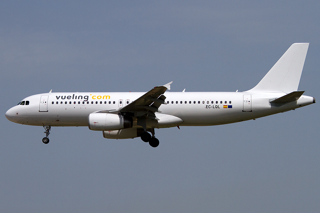 Vueling, EC-LQL, Airbus, A320-232, 12.05.2012, BCN, Barcelona, Spain