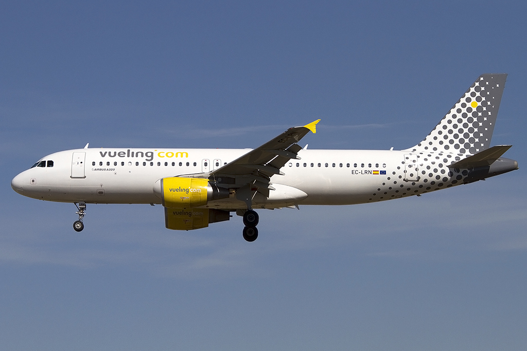 Vueling, EC-LRN, Airbus, A320-214, 14.09.2012, BCN, Barcelona, Spain 




