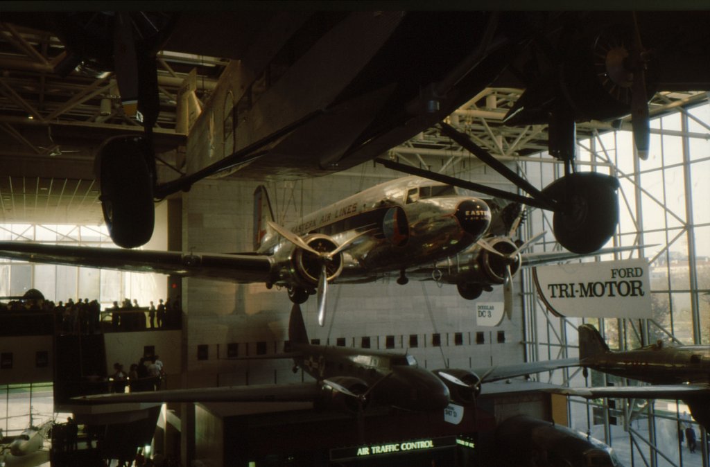 Washington D.C., National Air and Space Museum, DC 3 (3.11.1990)