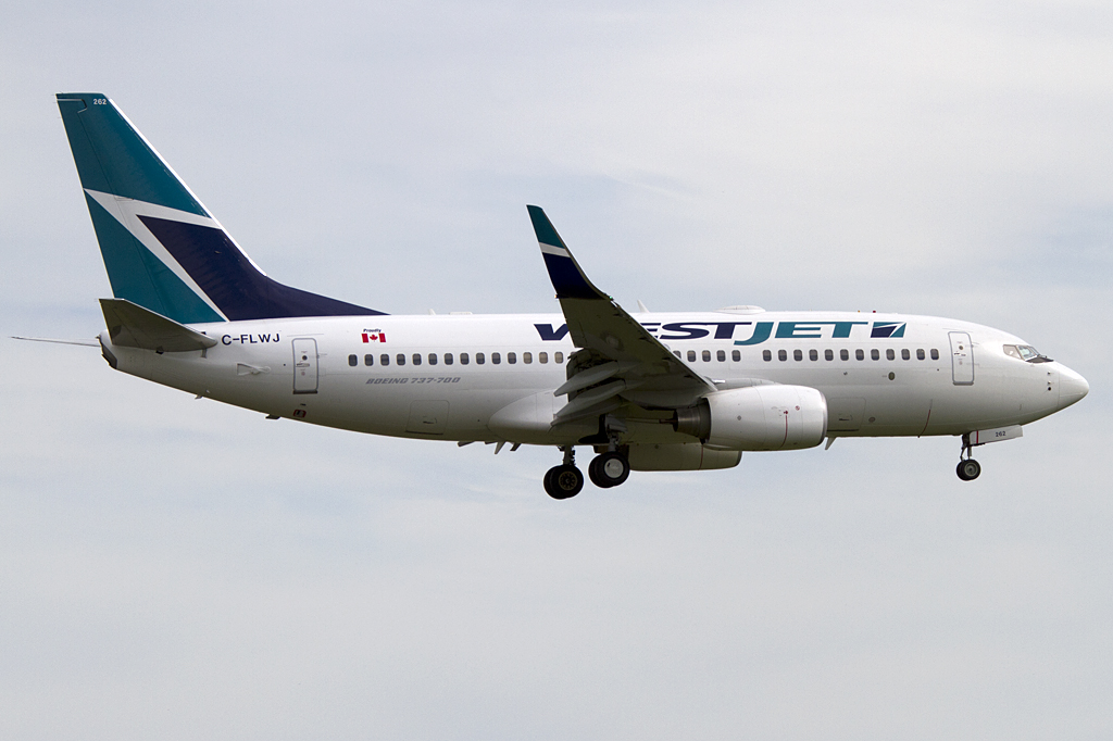 WestJet, C-FLWJ, Boeing, B737-7CT, 31.08.2011, YUL, Montreal, Canada 





