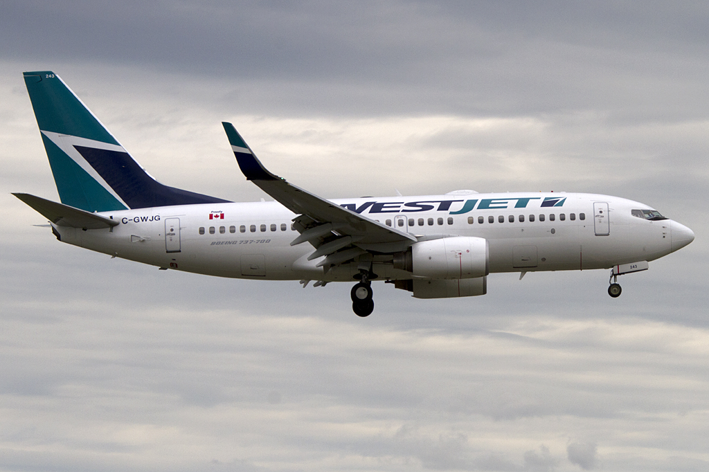 WestJet, C-GWJG, Boeing, B737-6CT, 24.08.2011, YUL, Montreal, Canada 





