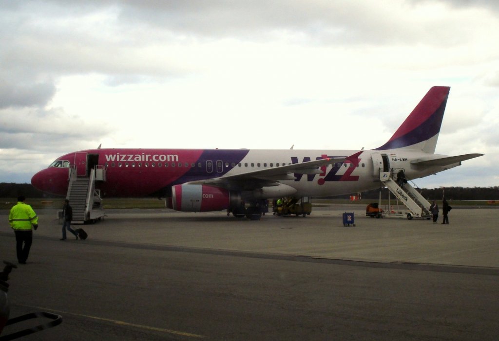 Wizzair Hungary,HA-LWH,(c(n 4621),Airbus A320-232,01.04.2012,LBC-EDHL,Lbeck,Germany