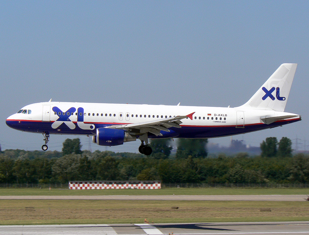 XL A320 D-AXLB im Anflug auf 23L in DUS / EDDL / Düsseldorf am 05.08.2007
