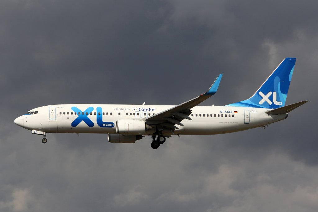 XL Airways, D-AXLE, Boeing 737-8Q8, 29.9.2012, FRA, Frankfurt, Germany.  Mit Sticker  Operating for Condor .