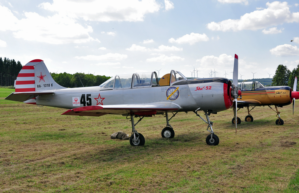 Yak-52 RA-1318K auf dem Flugtag in Breitscheid - 21.08.2010