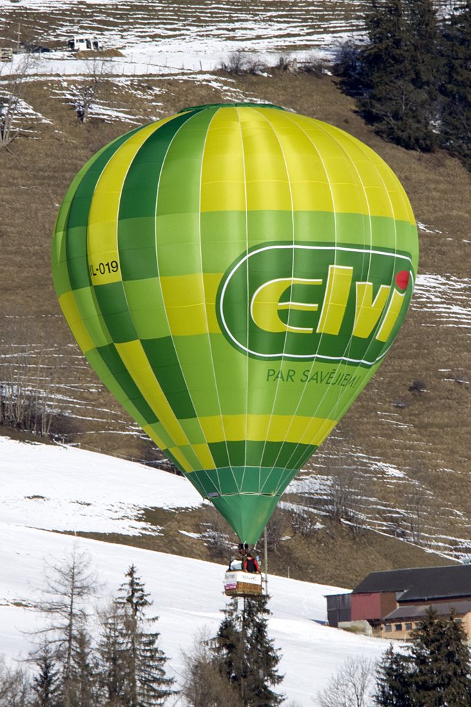 YL-019, Cameron, Z-90, 23.01.2010, Chateau d´Oex, Switzerland 

