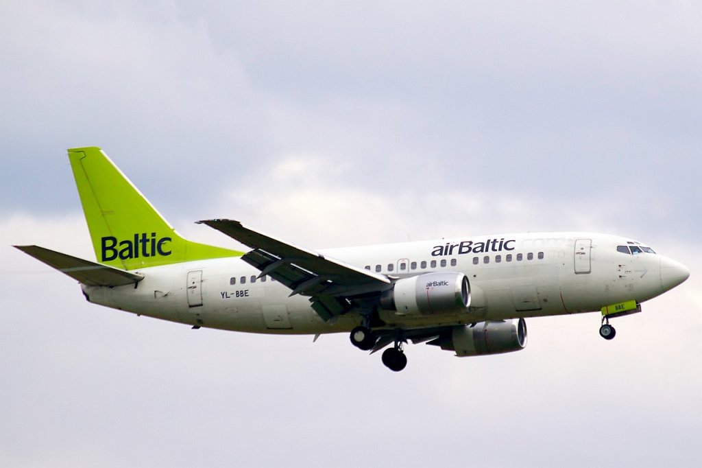 YL-BBE
Air Baltic Boeing 737-53S
am 22.10.09 im Anflug auf Zrich Kloten