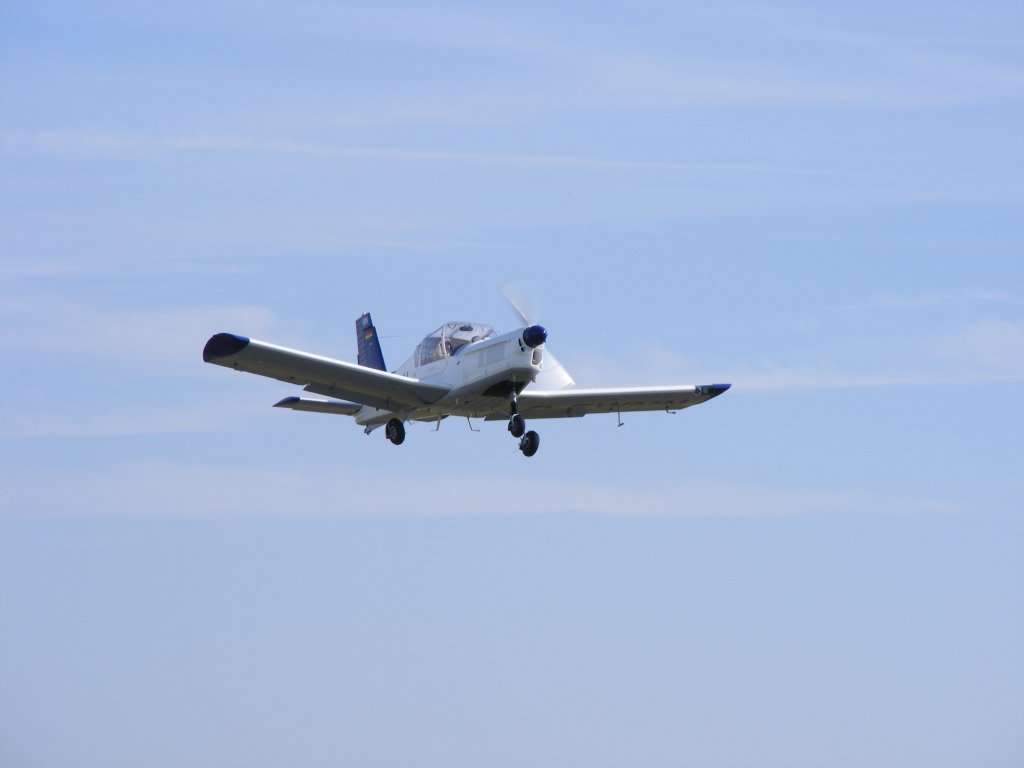 Zlin 42 D-EWMN gestartet in Gera EDAJ beim Zlin Treffen 28.9.2008