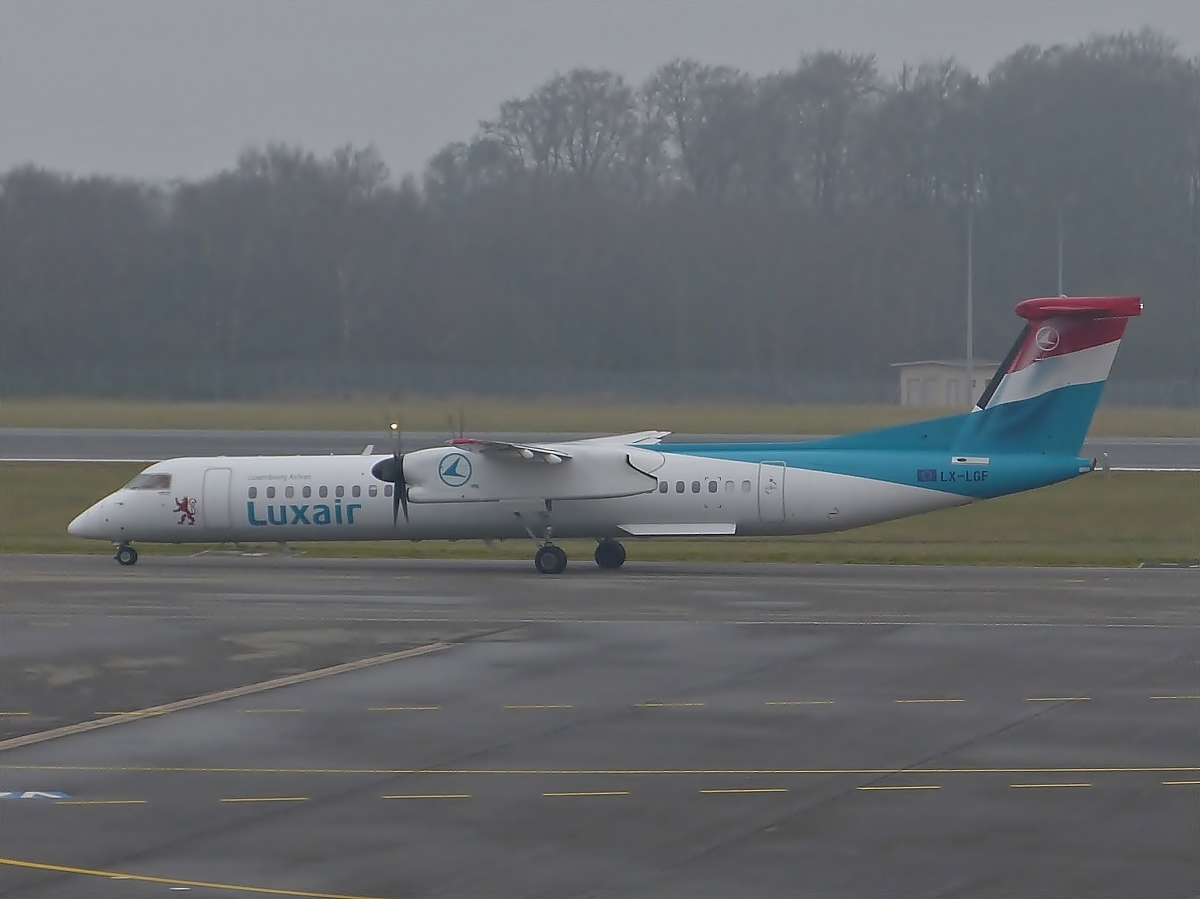  Luxair De Havilland Canada DHC-8-402Q. LX-LGF, aufgenommen kurz vor dem Start in Luxemburg.  22.01.2014 