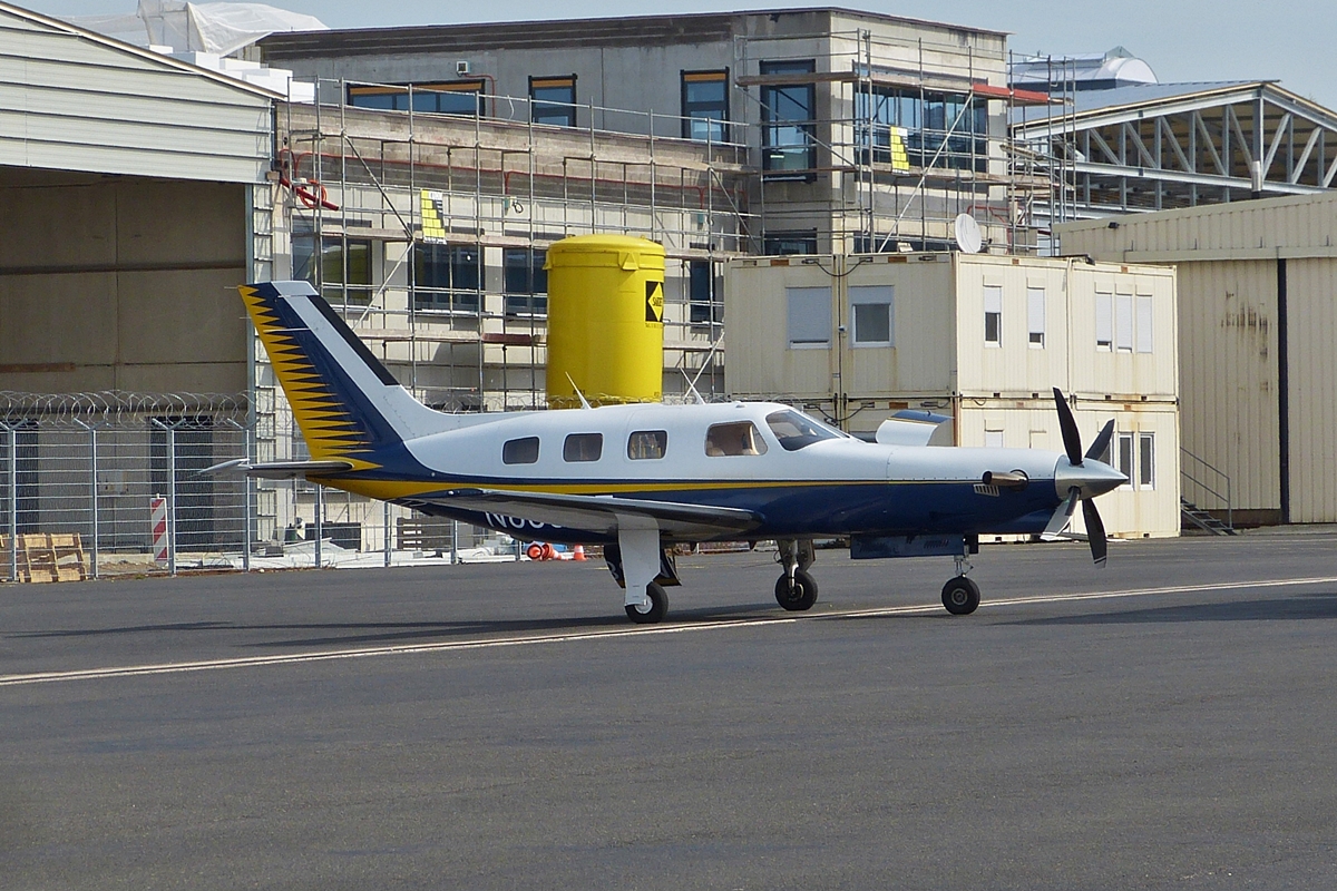. N888EF, Piper PA-46-310P Malibu, gesehen am Flughafen in Luxemburg am 02.05.2015.