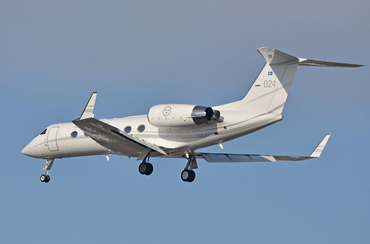 024  Sweden - Air Force  Aerospace Gulfstream IV-SP  am 25.02.2015 in Tegel beim Landeanflug
