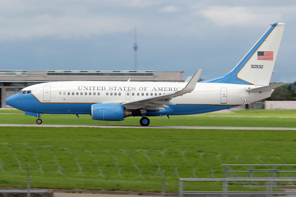 05-0932 Boeing C-40C 13.08.2017
