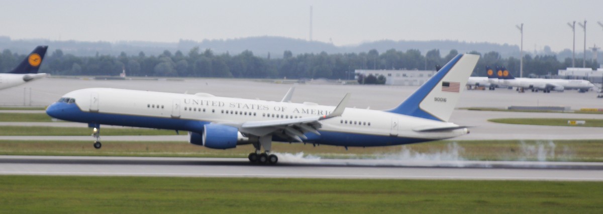 07.06.15 @ MUC / United States Air Force Boeing VC-32A 09-0016