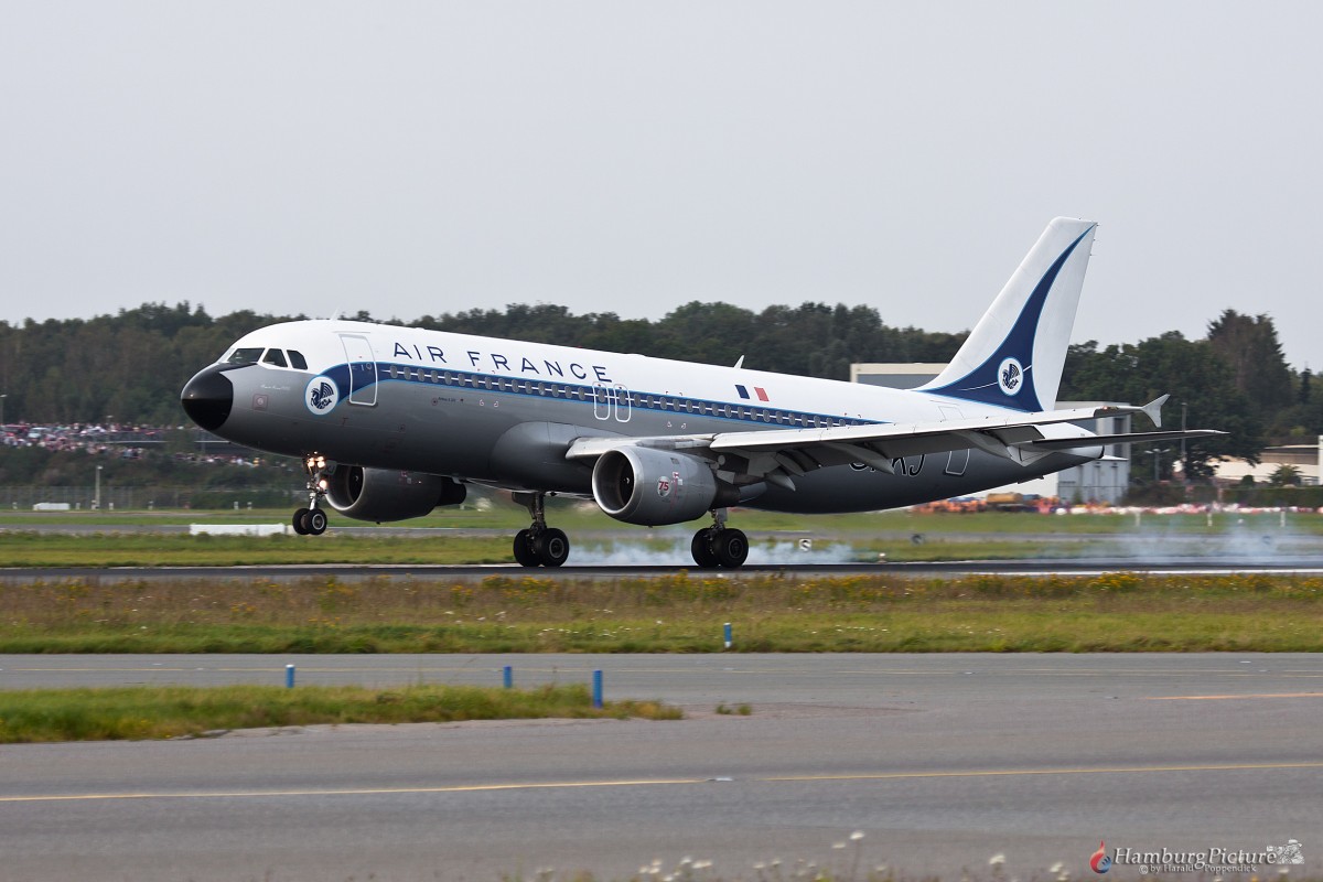 100 Jahre Hamburg Airport 2011 Am 24
.09.2011...
F-GFKJ Air France Airbus A320-211...
75th Anniversary Retro...