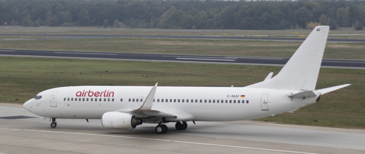 13.10.15 @ TXL / Air Berlin Boeing 737-86J(WL) D-ABAF