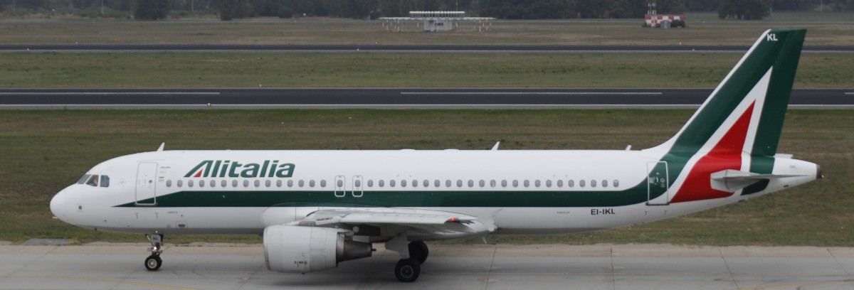 13.10.15 @ TXL / Alitalia Airbus A320-214 EI-IKL