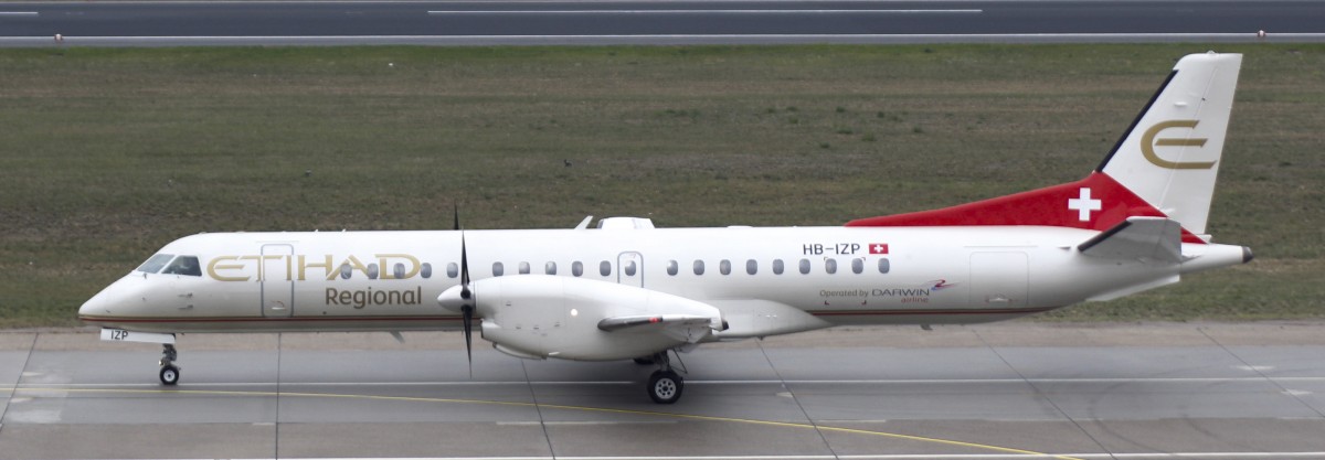 13.10.15 @ TXL / Etihad Regional (Darwin Airlines) Saab 2000 HB-IZP